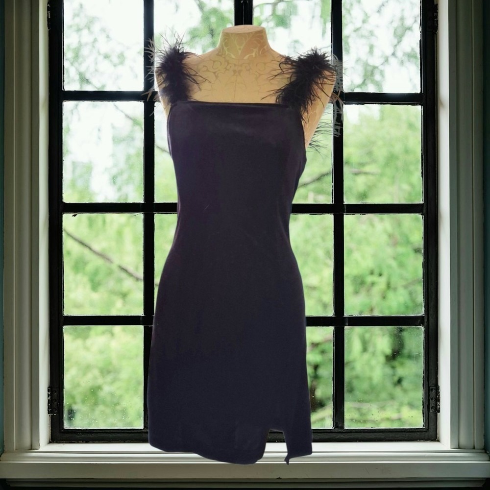 Gianni Bini Black Velvet WhimsyGoth Mini Y2K Style Slit Dress Feather Straps